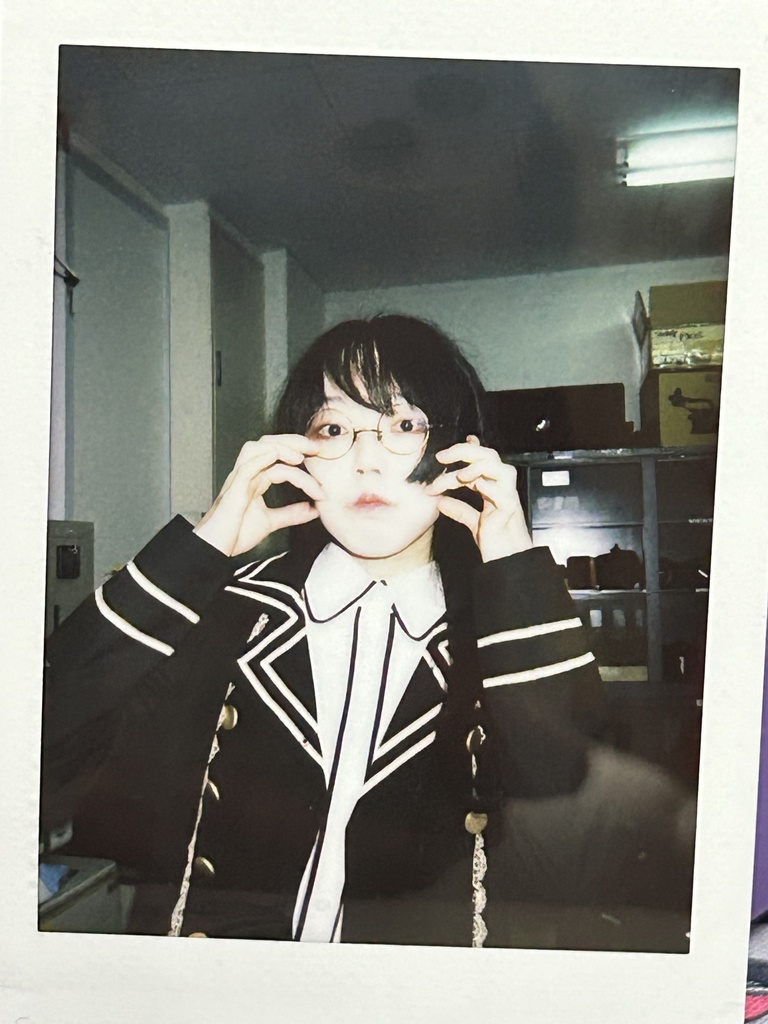 護衛衣装チェキ