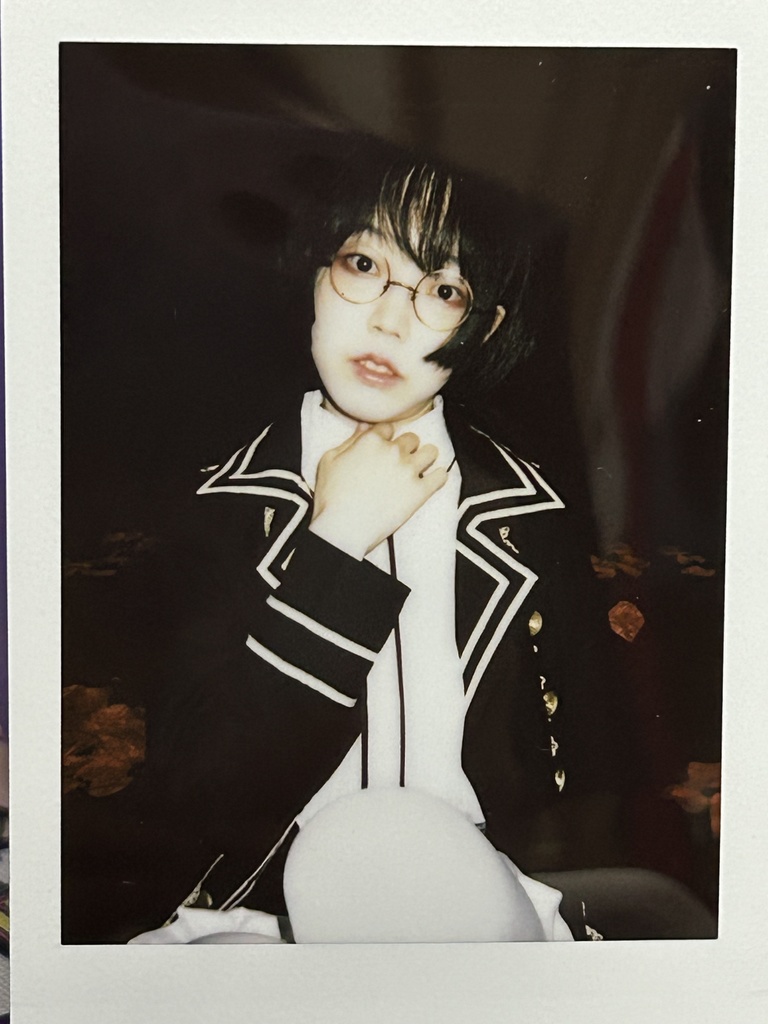 護衛衣装チェキ