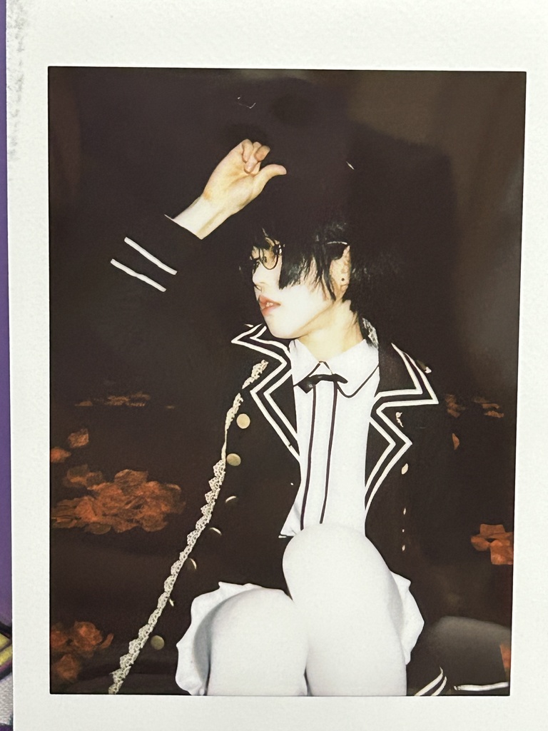 護衛衣装チェキ