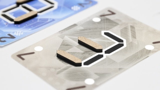 チップで数字を操るトリックテイキング「Twinkle Starship(トゥインクルスターシップ)」(作:新澤大樹)