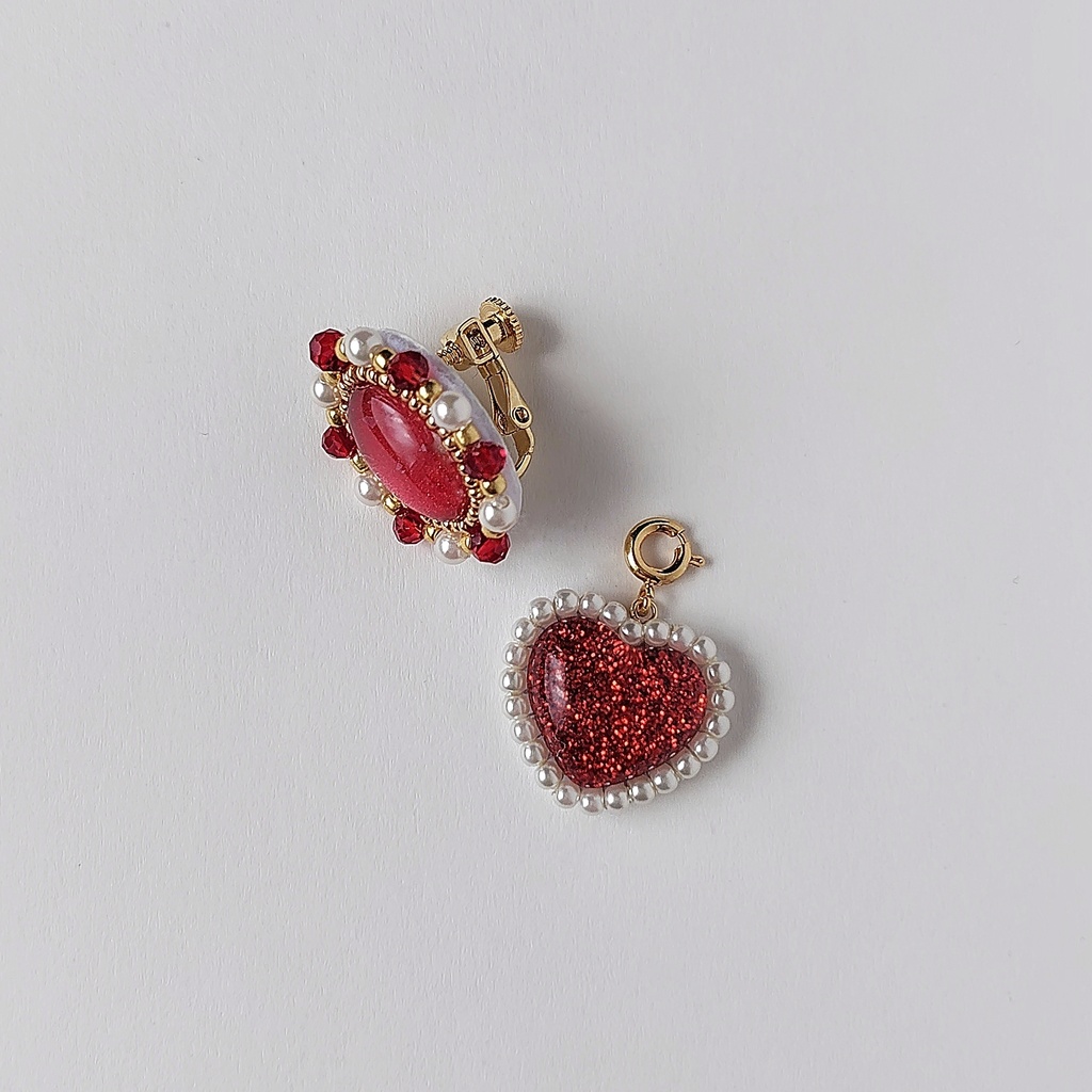 2way ハートチャーム付き赤カボションピアス/イヤリング