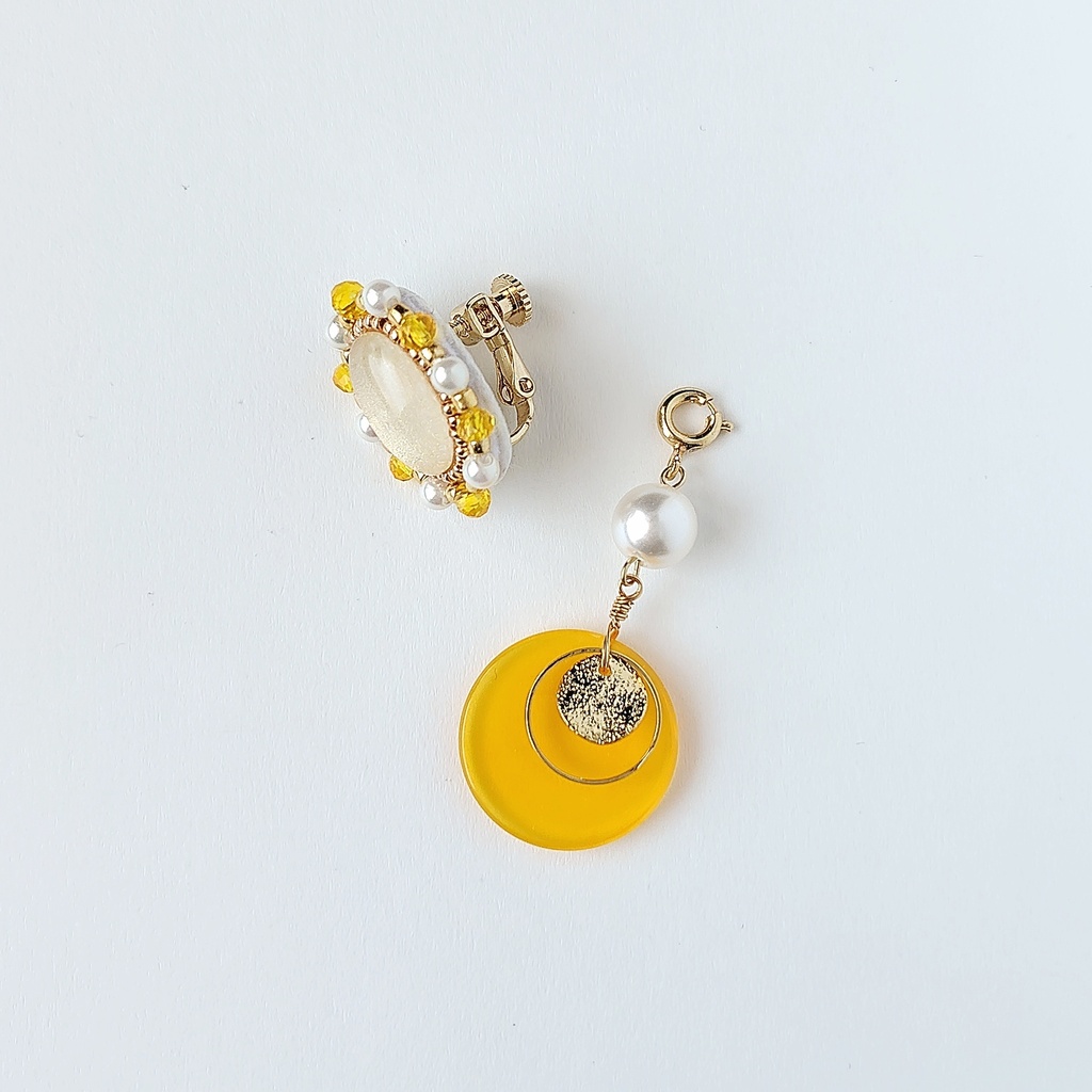 2way フレッシュなラウンドチャーム付き イエローカボションピアス/イヤリング