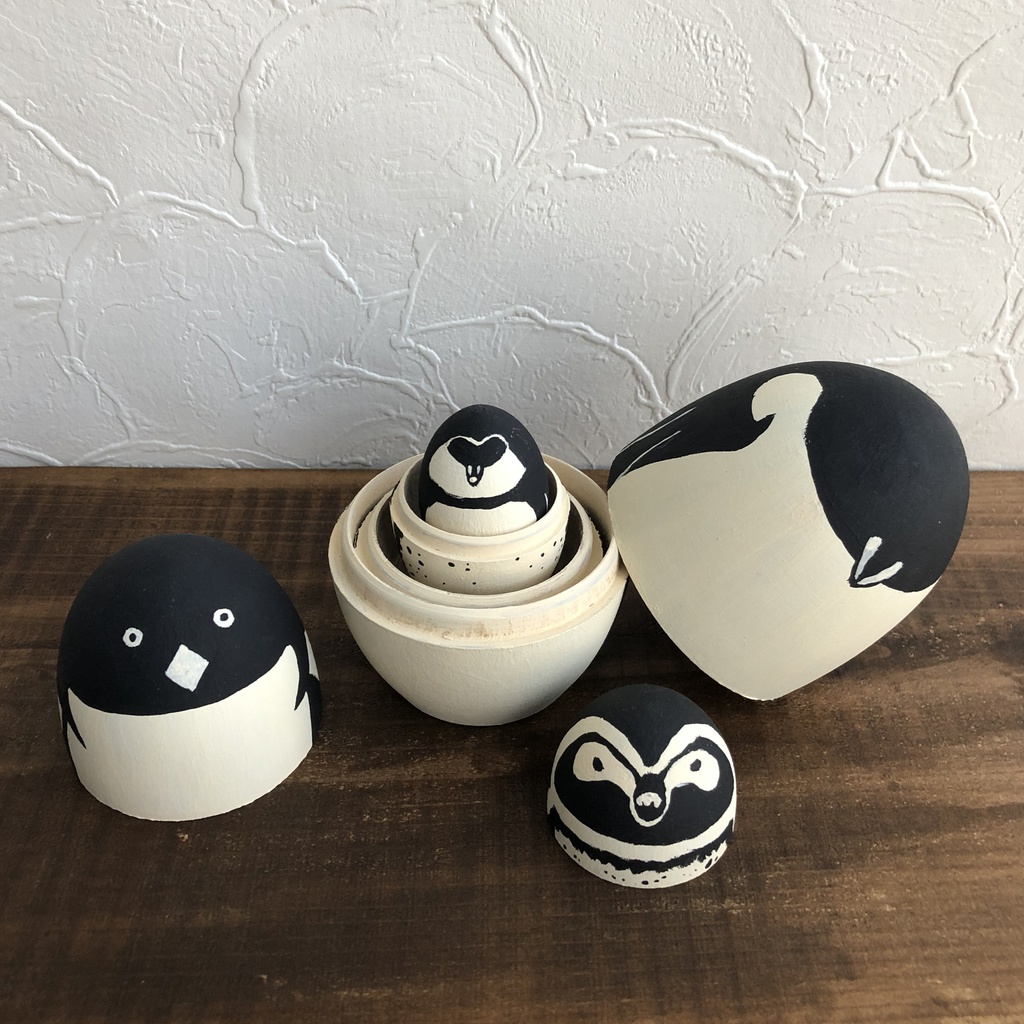 モノクロームたまごペンギンマトリョーシカ