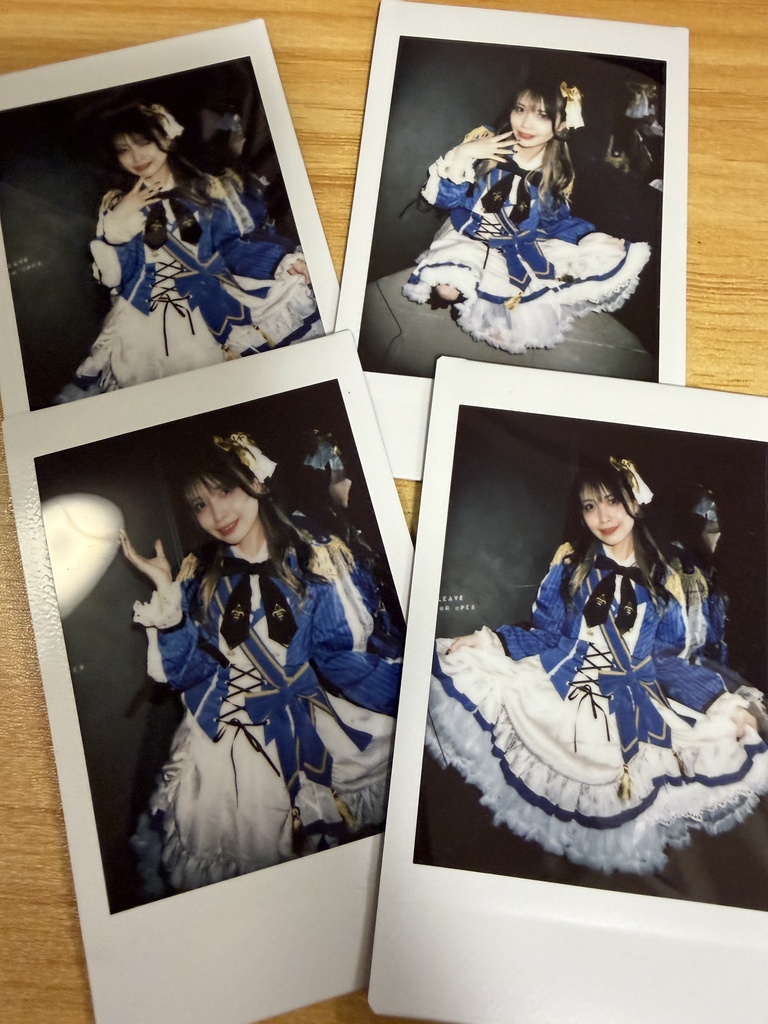 青アイドル衣装チェキ