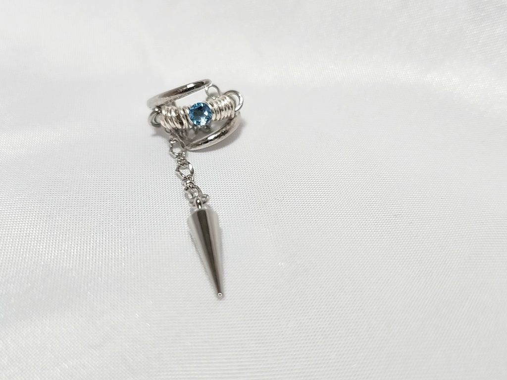 キャストカラーイヤーカフ チームW