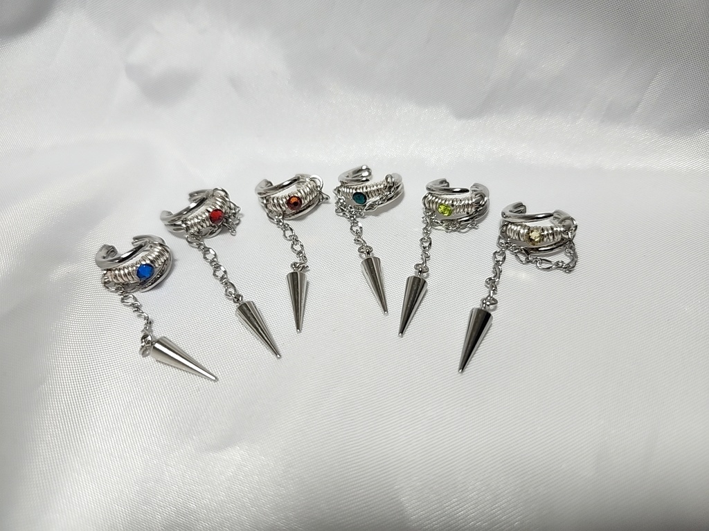 キャストカラーイヤーカフ　チームB