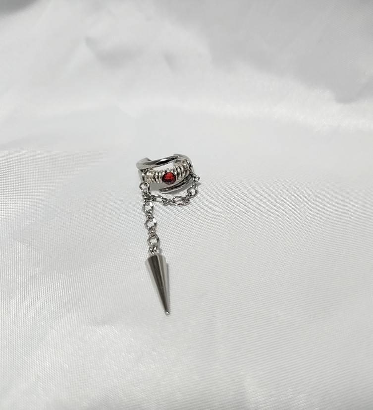 キャストカラーイヤーカフ チームB