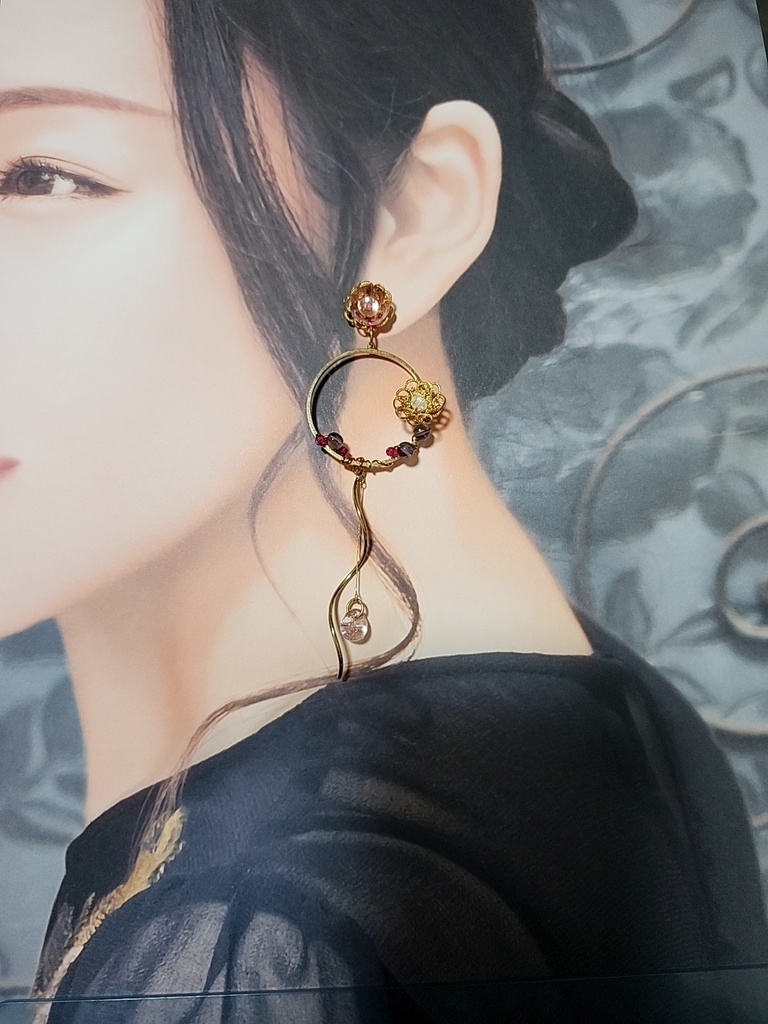 ひらひらり　吉野イメージピアス