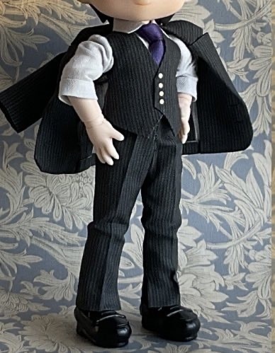 4月12日(土)20:00〜【しごできスーツ着衣セット11㎝オビツボディ込み】