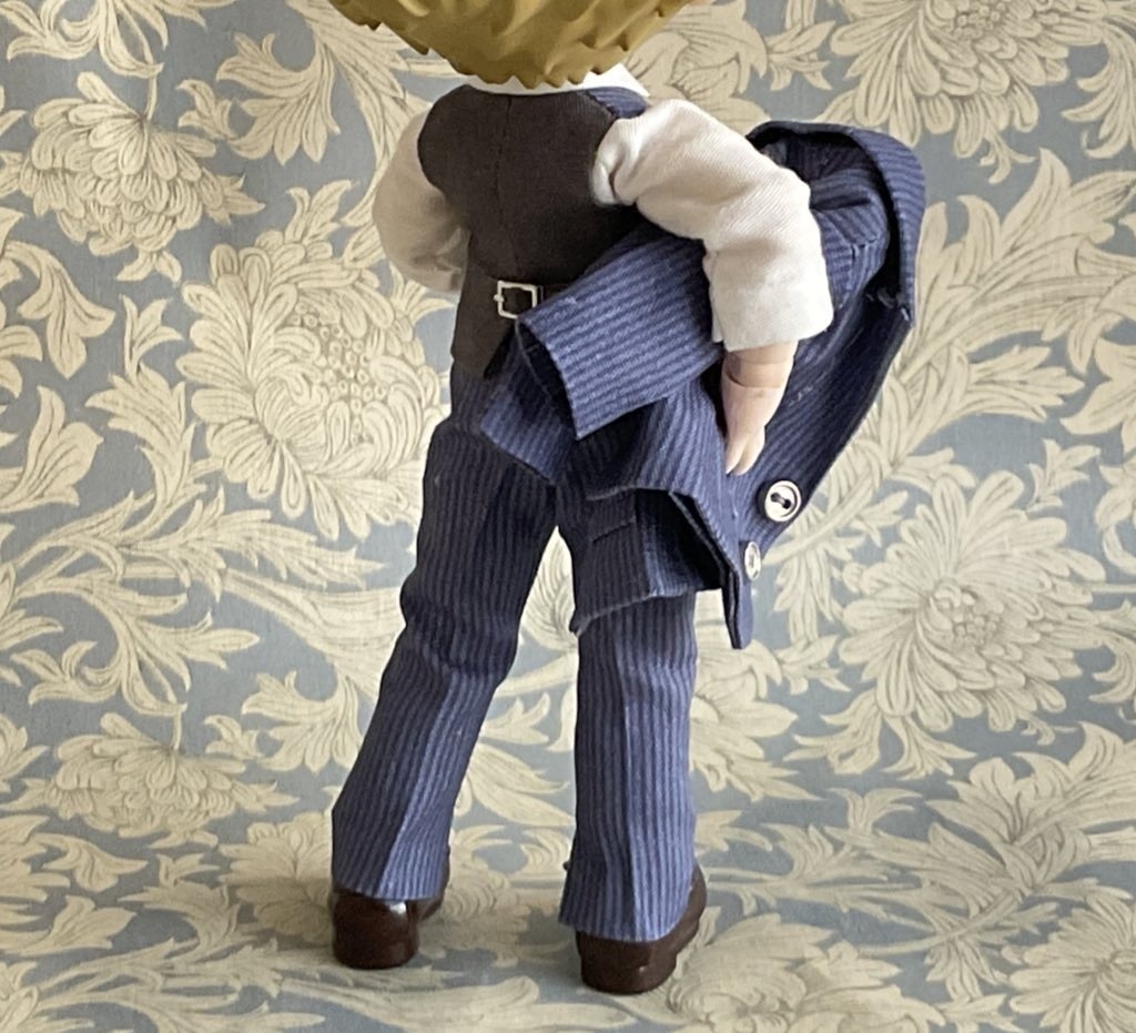 4月12日(土)20:00〜【しごできスーツ着衣セット11㎝オビツボディ込み】