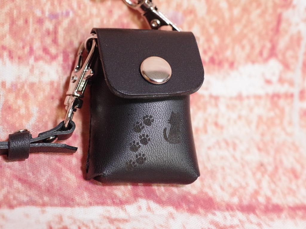 猫柄・革のショルダーポーチ(ブラック) 1/3ドール用品