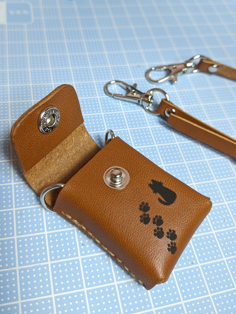 猫柄・革のショルダーポーチ(ブラウン) 1/3ドール用品