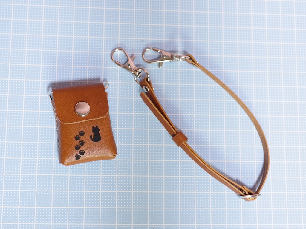 猫柄・革のショルダーポーチ(ブラウン) 1/3ドール用品