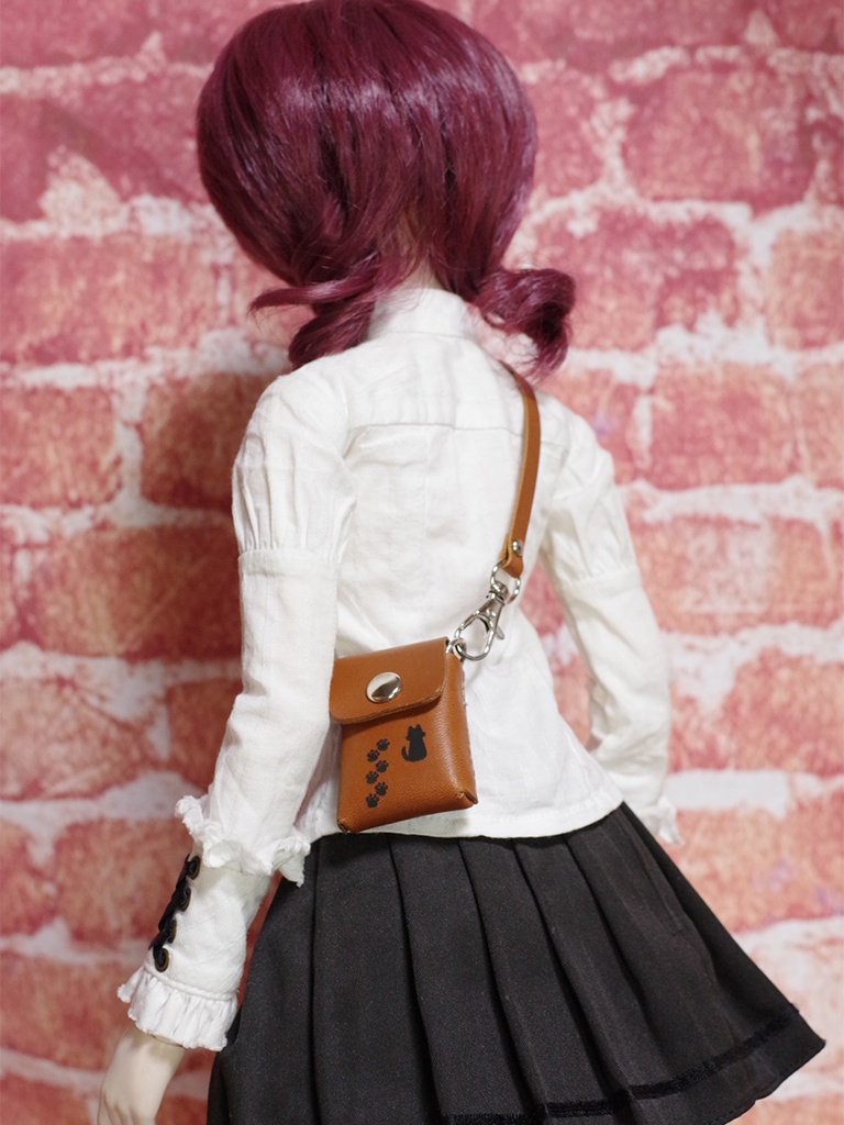 猫柄・革のショルダーポーチ(ブラウン) 1/3ドール用品