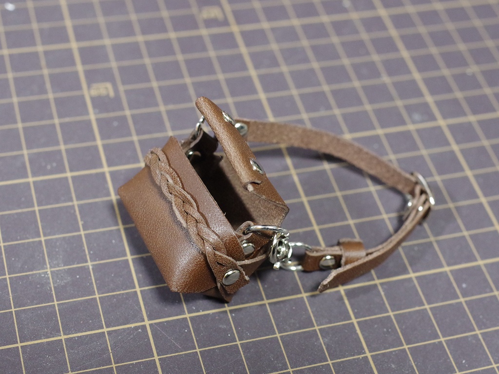 1/6~1/12ドール用革の鞄(ダークブラウン)