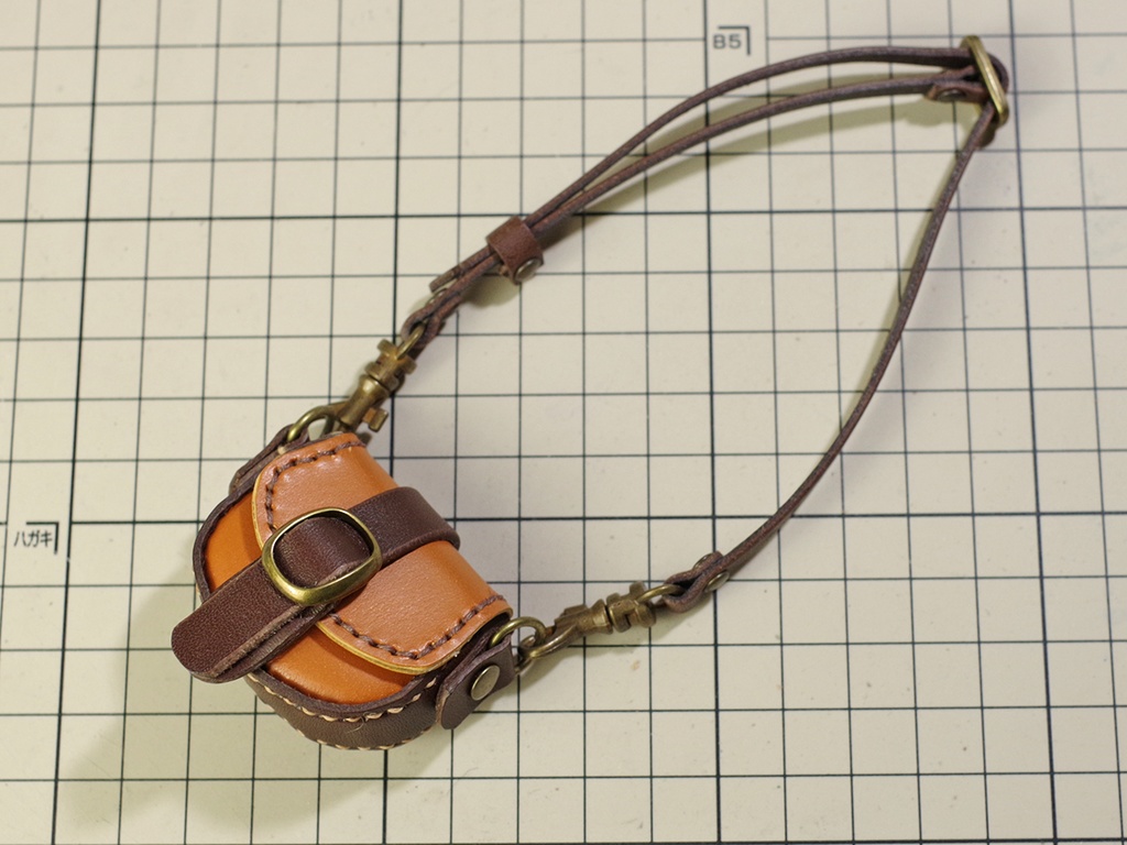 1/3ドール用革のショルダーバッグ(キャメル・マグネット)