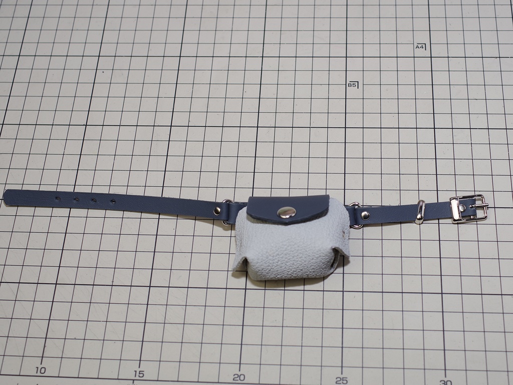 革のウエストバッグ (ネイビー×グレー) 1/3ドール用品