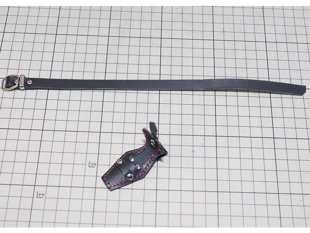 棺型ポーチ(ブラック×レッド)ベルト付き 1/3ドール用品