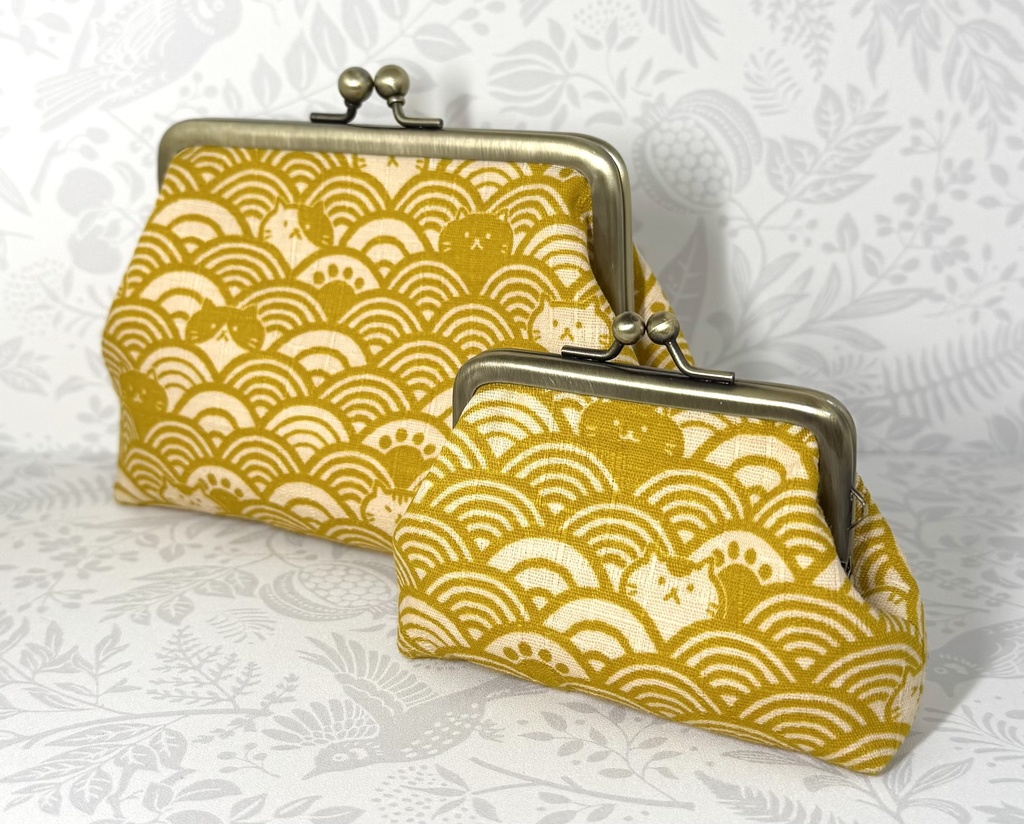 がま口　和柄猫　マスタード