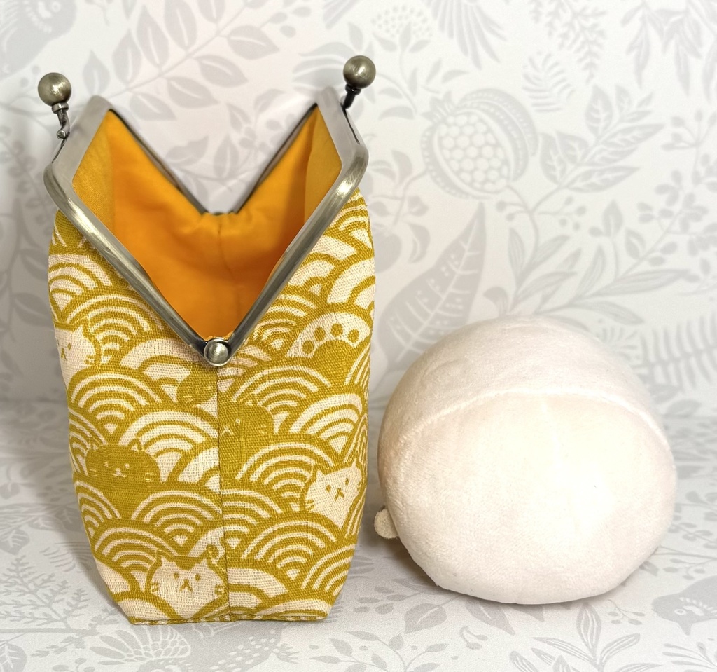 がま口 和柄猫 マスタード