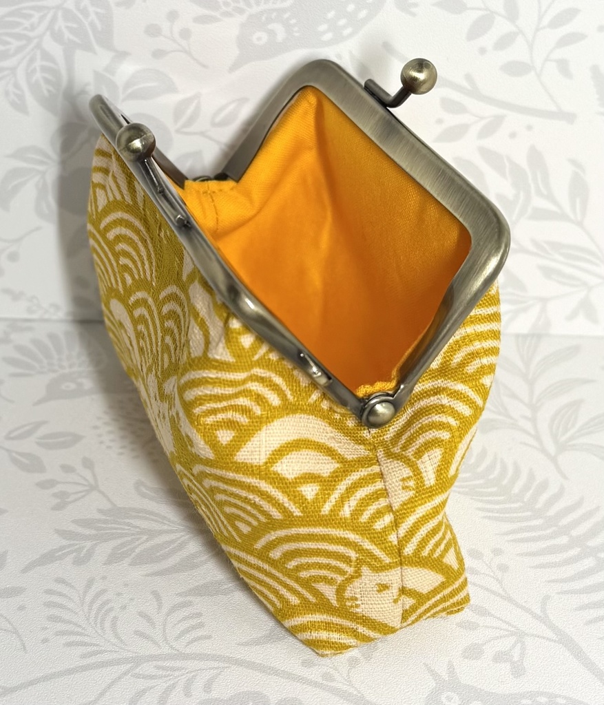 がま口 和柄猫 マスタード