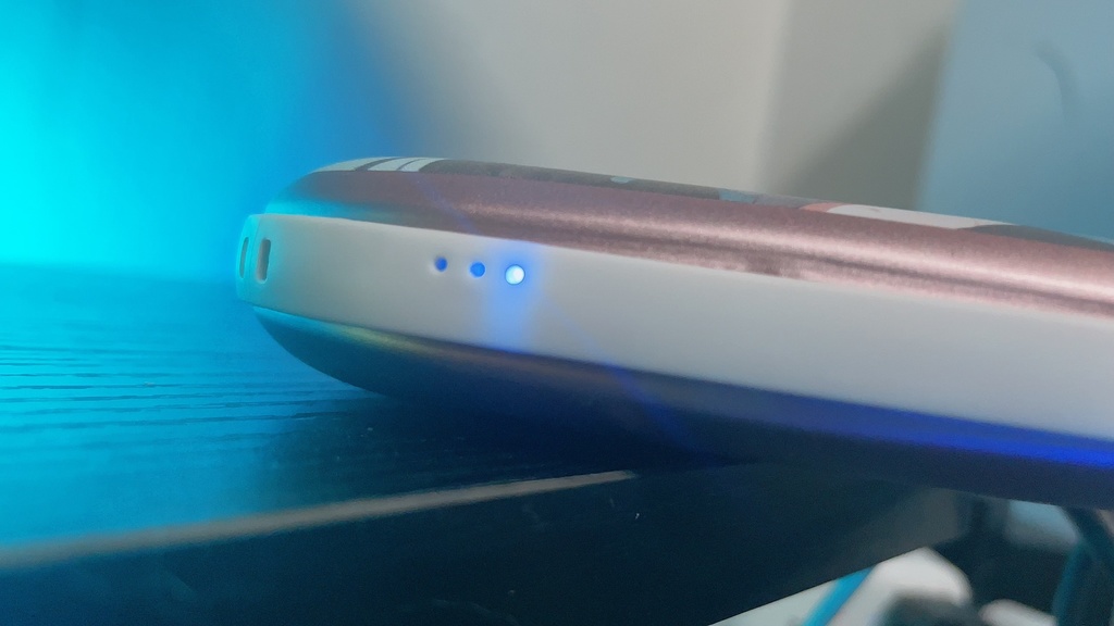 さなやがあったまろ♡カバーにサイン入り充電式カイロ(在庫残り1!)