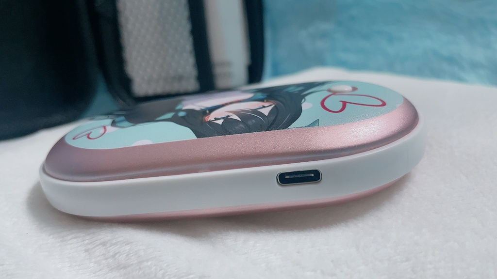 さなやがあったまろ♡カバーにサイン入り充電式カイロ(在庫残り1!)