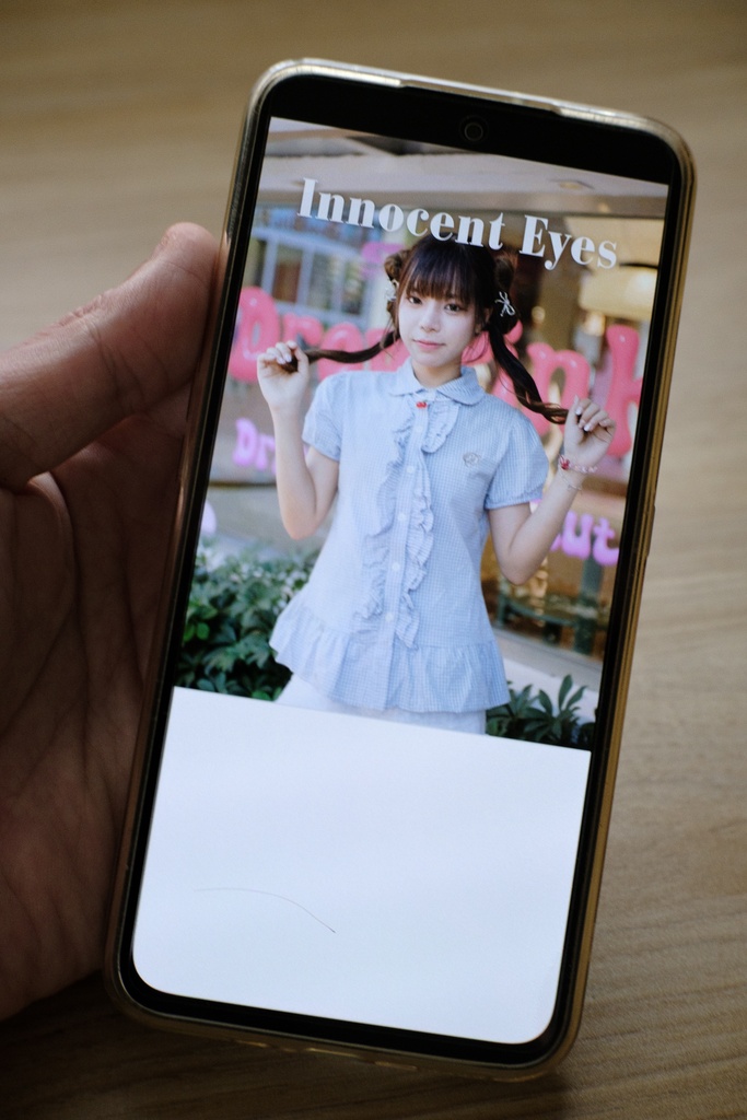 Innocent Eyes — Digital Photo Book(PDF)