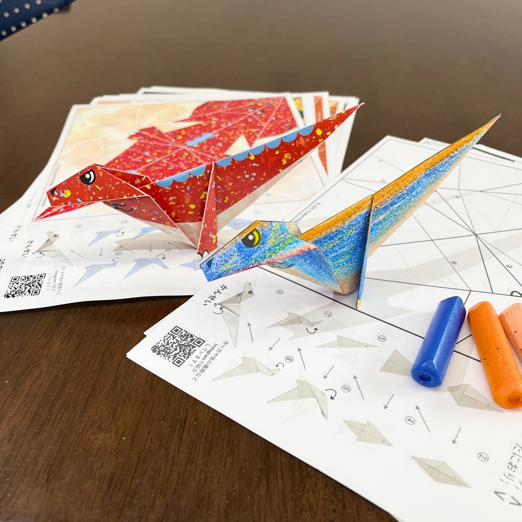 【無限に遊べる・展開図データ】折り紙×塗り絵の工作 | 恐竜8種類:ティラノサウルス、トリケラトプス、プテラノドン、ディプロドクス、ステゴサウルス、パラサウロロフス、スピノサウルス、アンキロサウルス | カラー&白 | 印刷して使用するデジタルデータ | A4・B5 | 誕生日、プレゼント、ギフト、パーティ、飾り付け