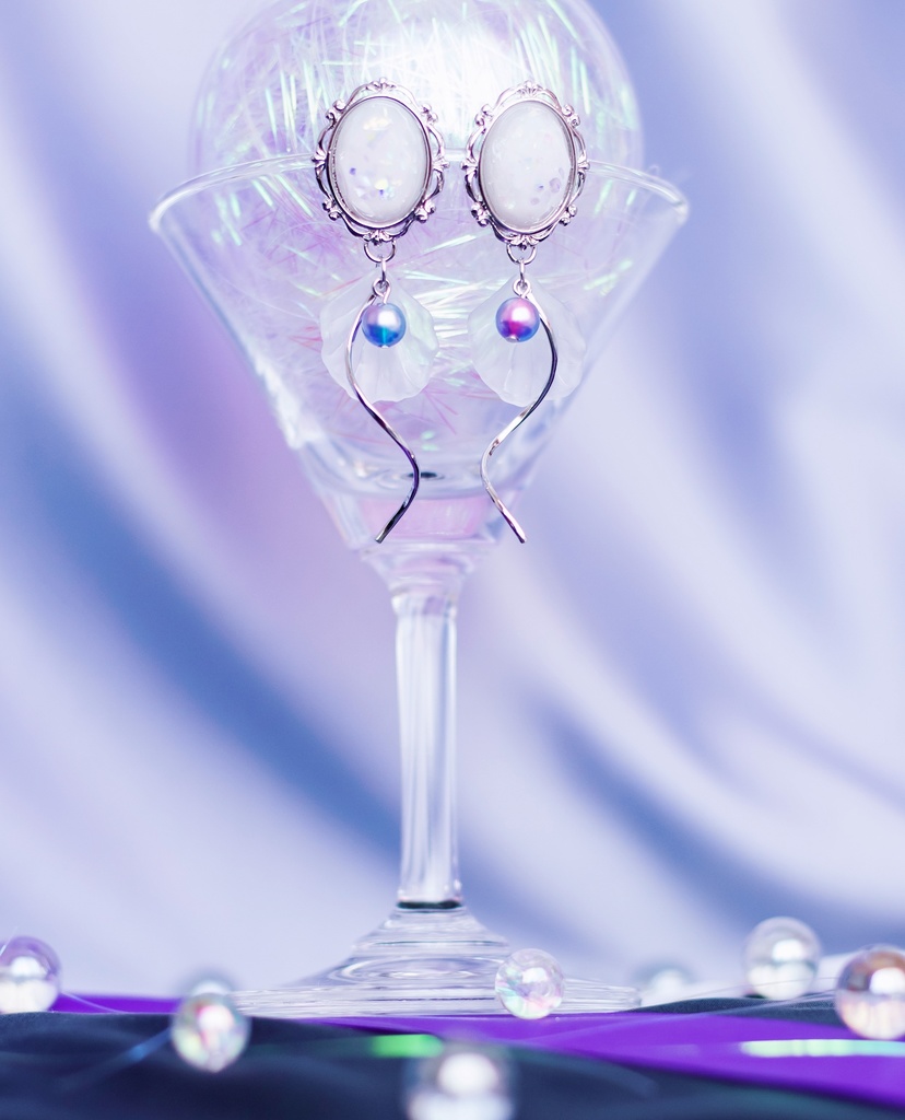 オクタヴィネルイメージピアス