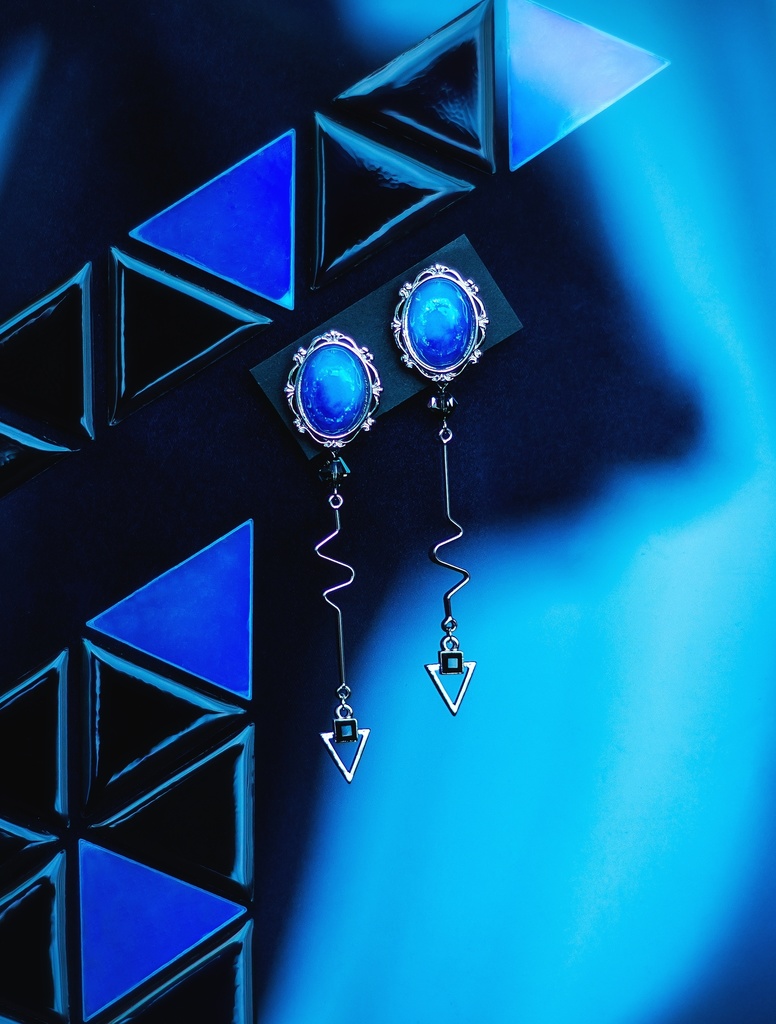 イグニハイドイメージピアス