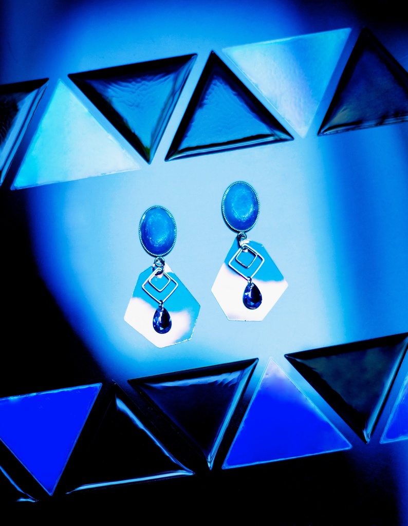 イグニハイドイメージピアス