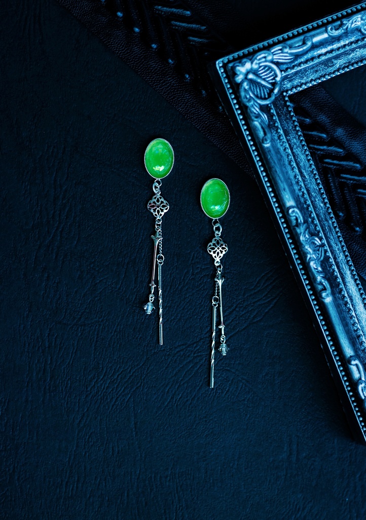 ディアソムニアイメージピアス