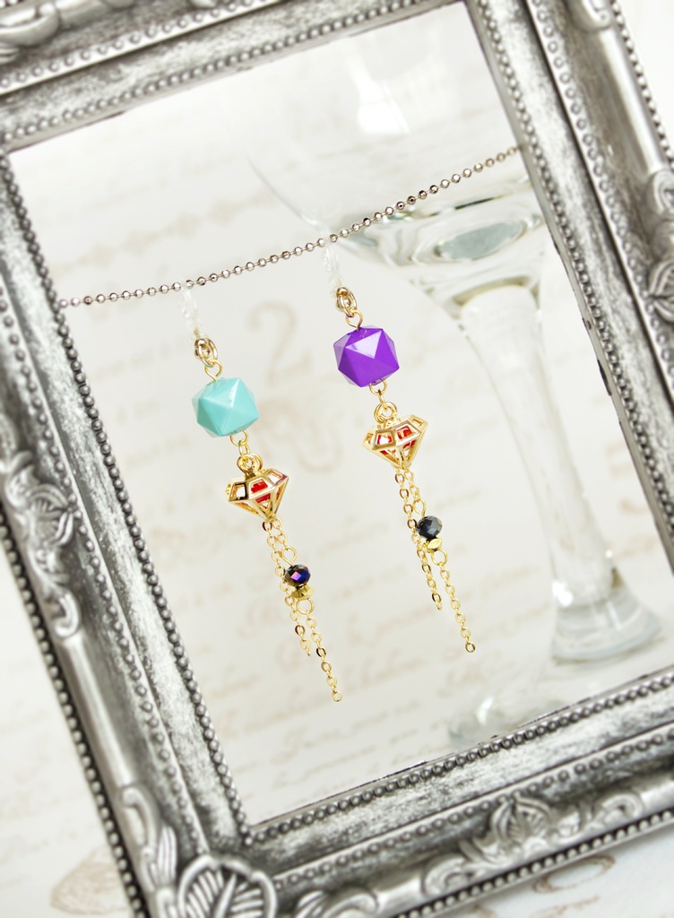 SolidSイメージピアス