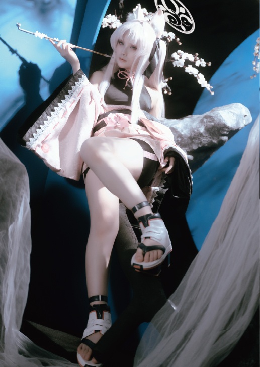 【C108新刊】ブルアカークズノハ コスプレ写真集「暁の預言は 紫煙に揺蕩う」