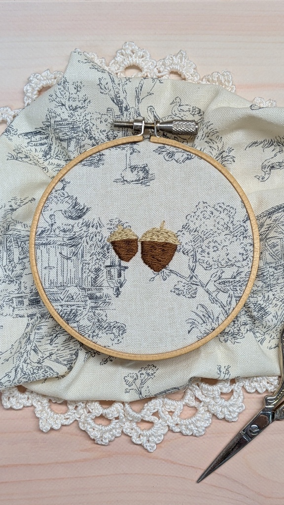 小さな秋の刺繍図案と刺し方図