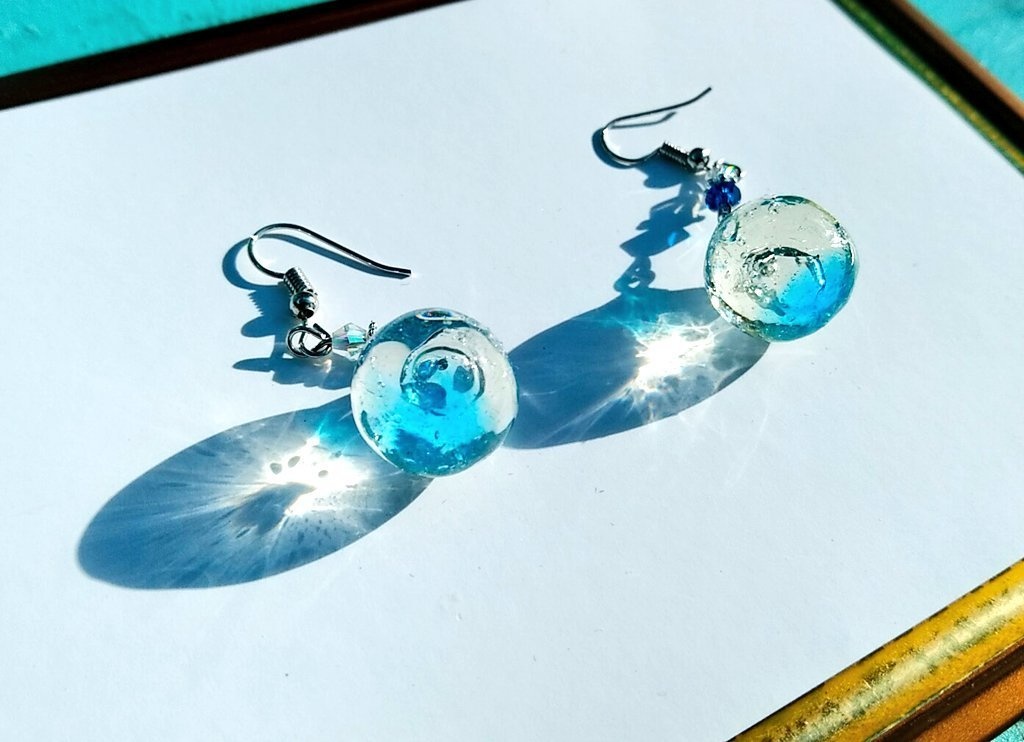 気泡入りドーム型ピアス