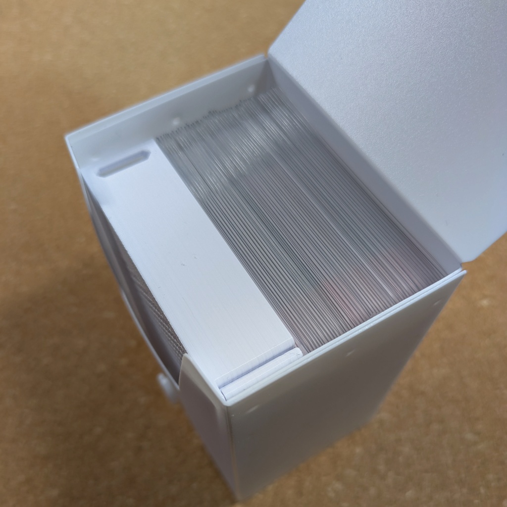 ダイスケース スリーブと同サイズでデッキケースに入る