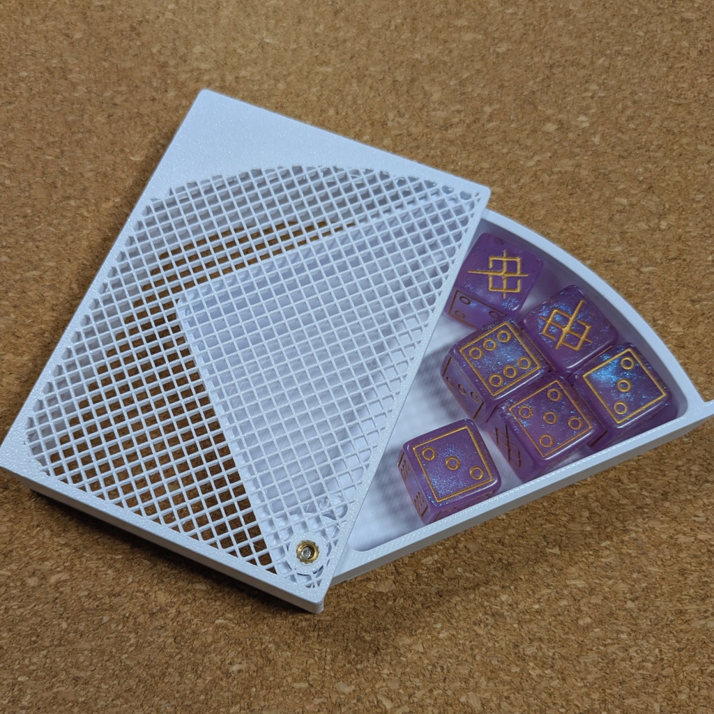 ダイスケース　スリーブと同サイズでデッキケースに入る