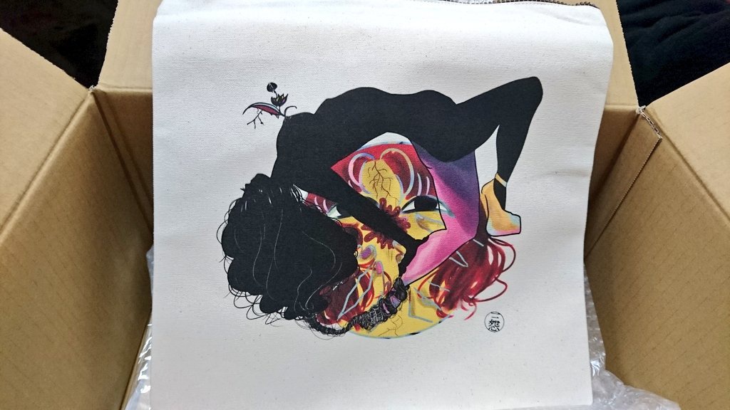 クラッチバッグ