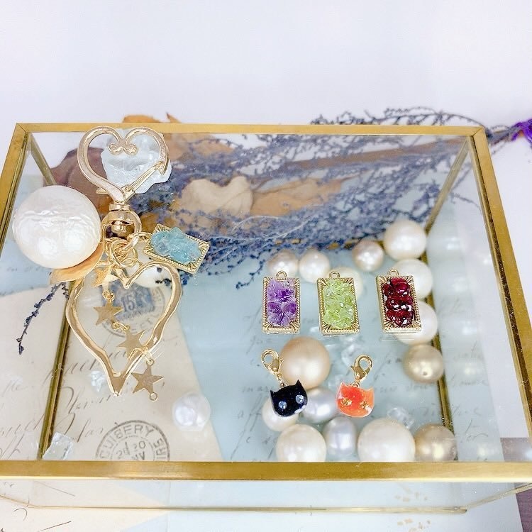 円卓イメージバッグチャーム