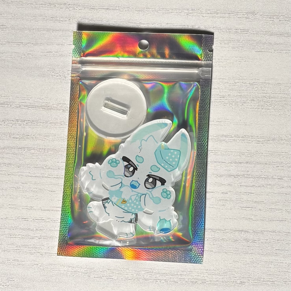 シラクモくんフチなしアクスタ