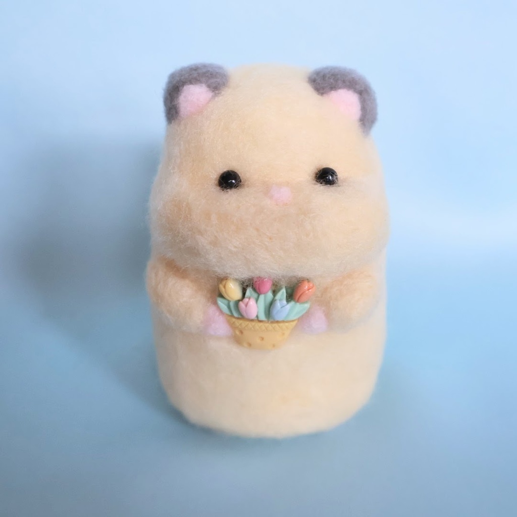 羊毛フェルトのハムスター＊キンクマとチューリップの花かご①
