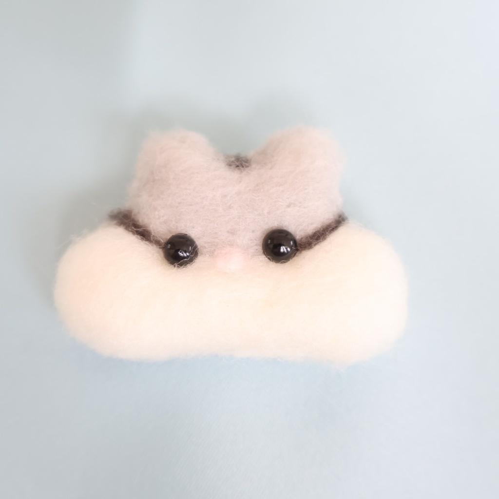 ハムスターのお顔 ブローチ／マグネット＊シルバーグレーハムスター