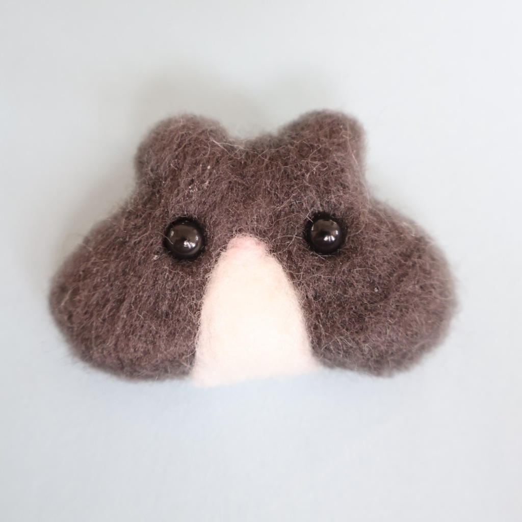 ハムスターのお顔 ブローチ／マグネット＊クロクマハムスター