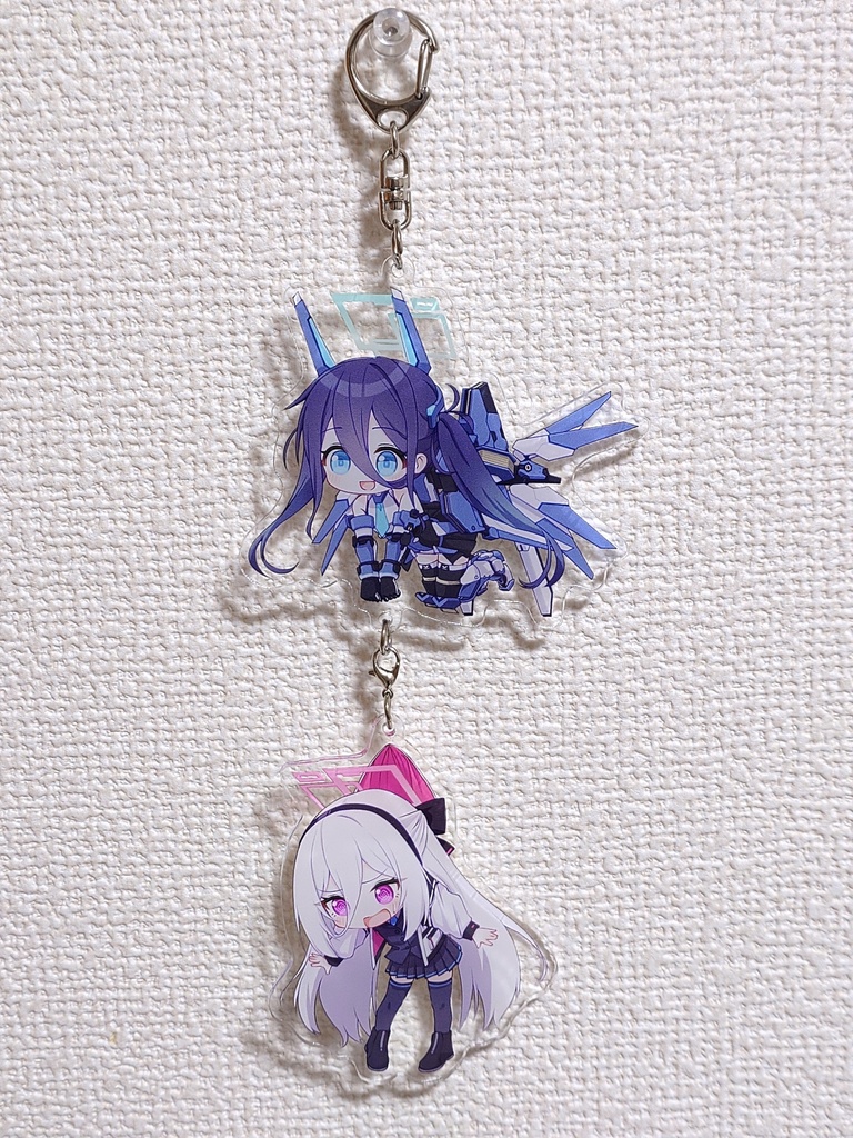 アリスとケイの連結ぶらぶらアクキー