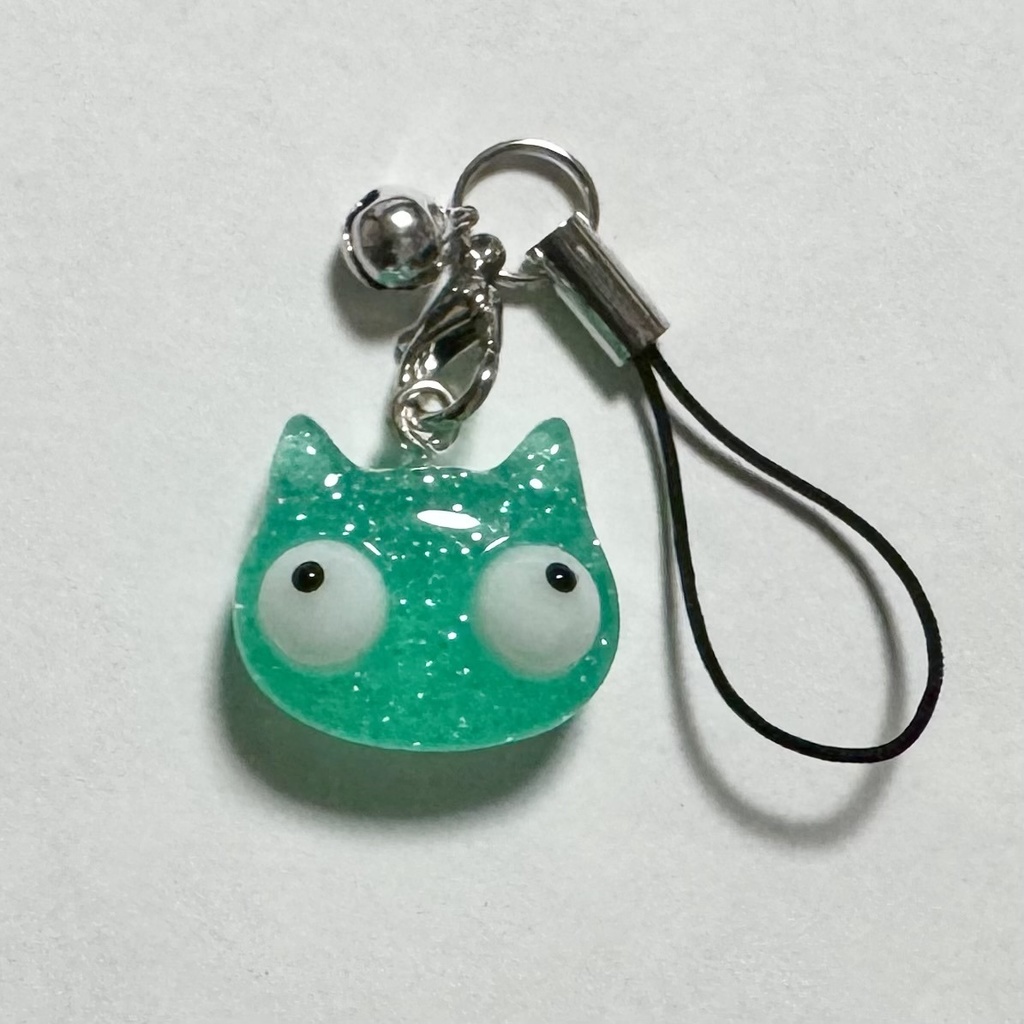 デメにゃんストラップ　エメラルドグリーン