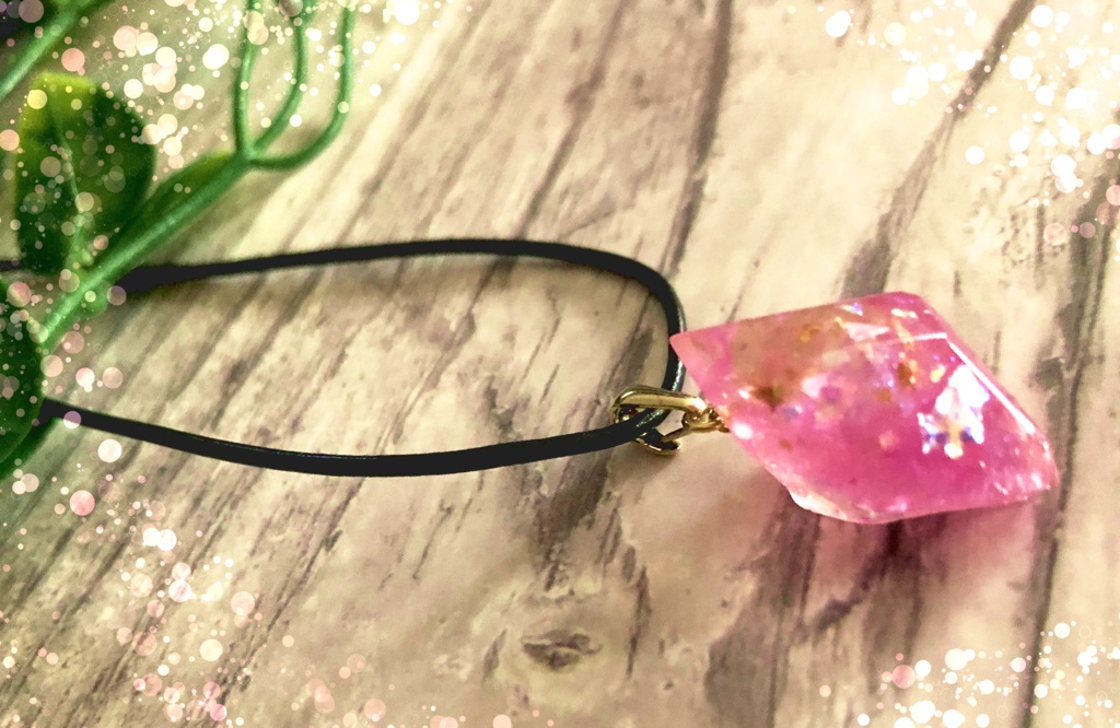 鉱石風イメージペンダント/北谷菜切