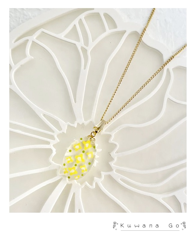 江イメージ手描きレトロ風花柄ペンダント