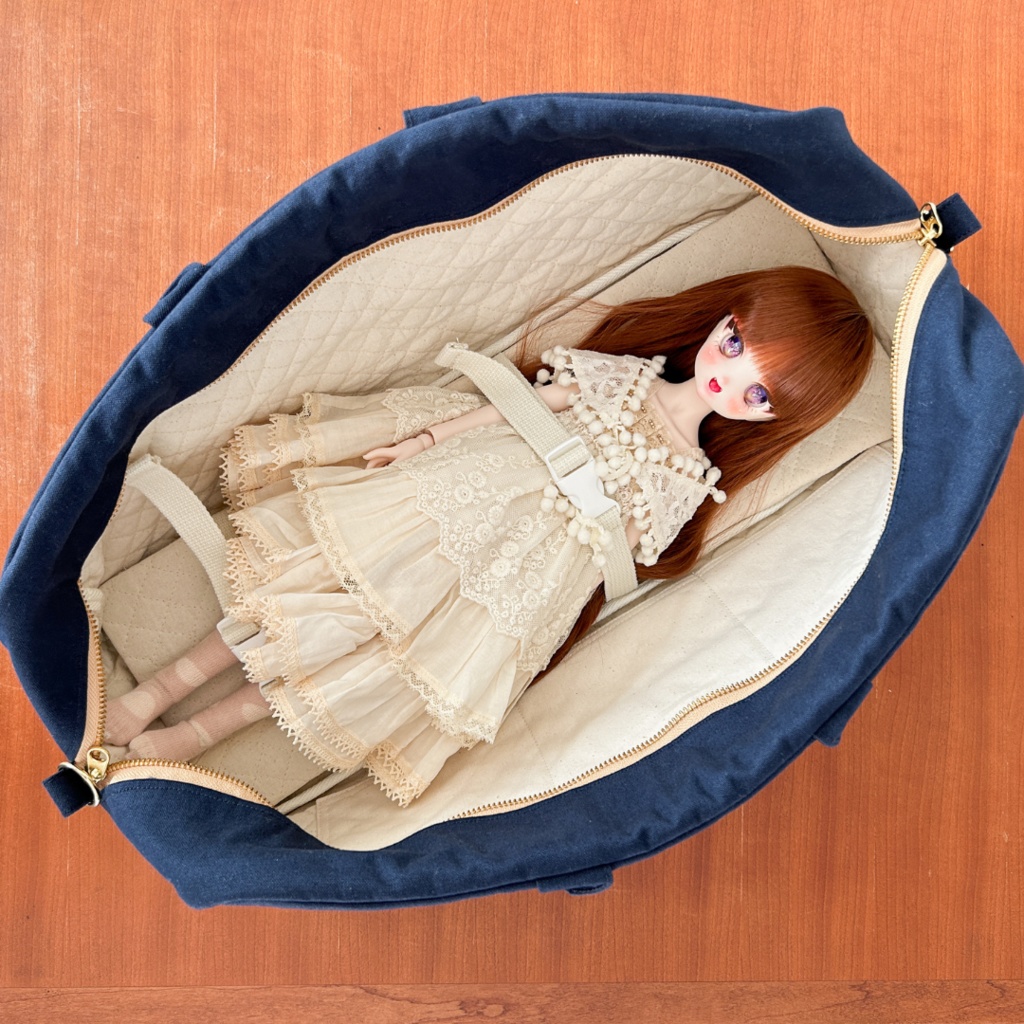 ドールの固定ベルト付き底板